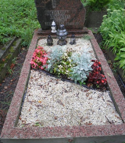 Nagrobek Zbigniewa i Genowefy Bogdanowicz, cmentarz Na Rossie w Wilnie, stan z 2013