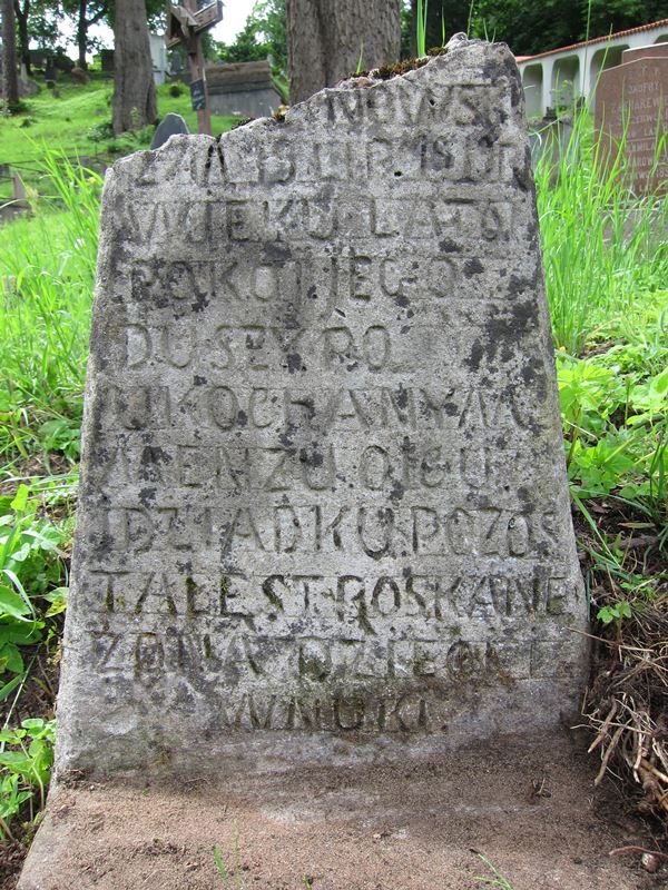 Inscription on the gravestone of N.N., Rossa cemetery in Vilnius, as of 2013