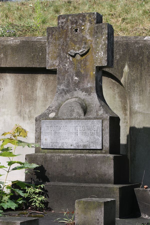 Tomb of Louisa Zozefina and Vincent Wojtkiewicz, Ross Cemetery in Vilnius, as of 2013.