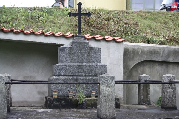 Grobowiec Jana i Antoniny Sosnowskich, cmentarz na Rossie w Wilnie, stan na 2014.