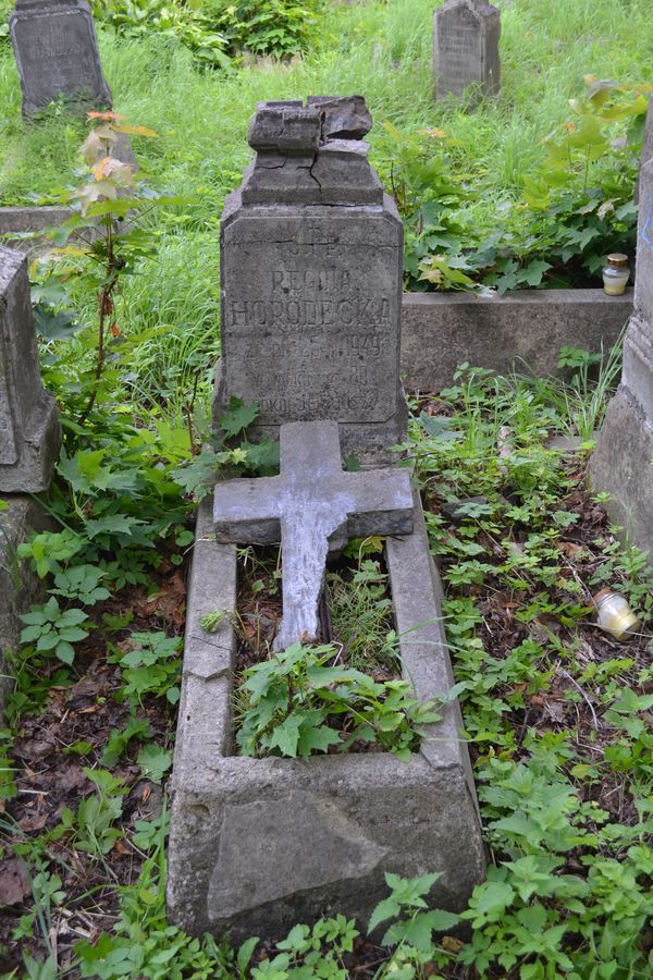 Tombstone of Regina Horodecka, Rossa cemetery in Vilnius, as of 2013