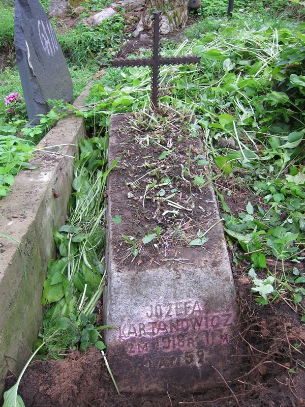 Tombstone of Jozefa Kartanowicz, Rossa cemetery in Vilnius, as of 2013