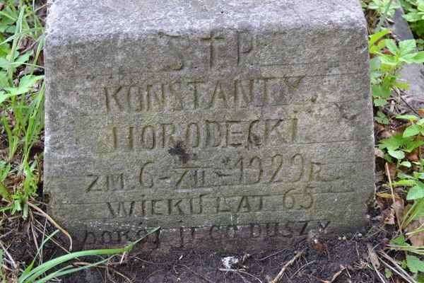 Detal nagrobka Konstantego Horodeckiego, cmentarz na Rossie w Wilnie, stan z 2013