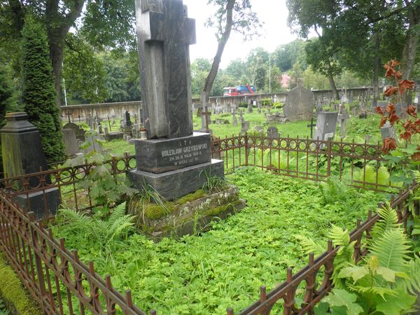 Tombstone of Bolesław Grzybowski, Na Rossie cemetery in Vilnius, as of 2013