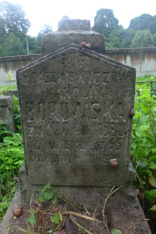 Inskrypcja z nagrobka Karoliny Borowskiej,  cmentarz Na Rossie w Wilnie, stan z 2013 r.
