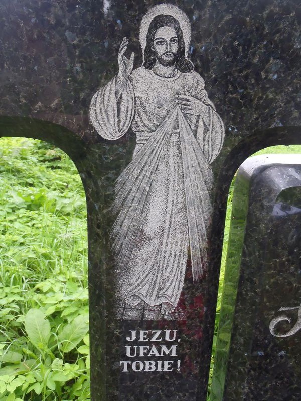 Sandblasted figure of Christ on the tombstone of Jadwiga Smyk and Anna Stankiewicz, Na Rossie cemetery in Vilnius, as of 2013