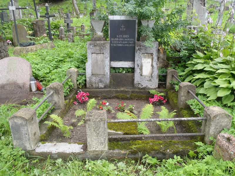 Tombstone of the Szejdis family, Na Rossie cemetery in Vilnius, as of 2013