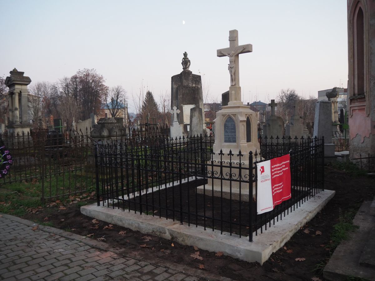 Nagrobek Floriana Mitulskiego na cmentarzu w Czerniowcach