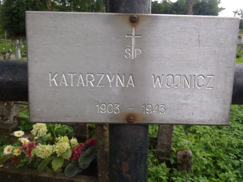 Напис на надгробку Катажини Войнич на кладовищі На Россіє у Вільнюсі, станом на 2013 рік