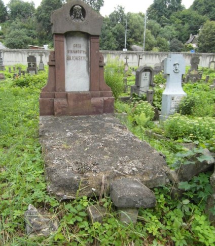 Nagrobek N.N. i Stefana Majewskich, cmentarz Na Rossie w Wilnie, stan z 2013