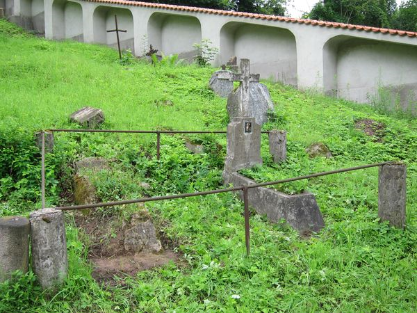 Tombstones of Marianna Kozlowska and Wladyslaw Kozlowski, Ross Cemetery in Vilnius, as of 2013