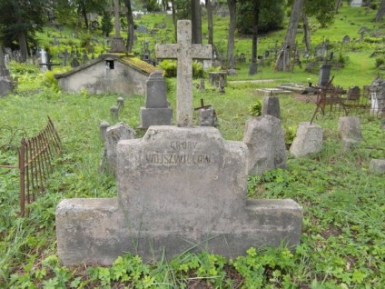 Nagrobek rodziny Wojszwiłłów, cmentarz Na Rossie w Wilnie, stan z 2013