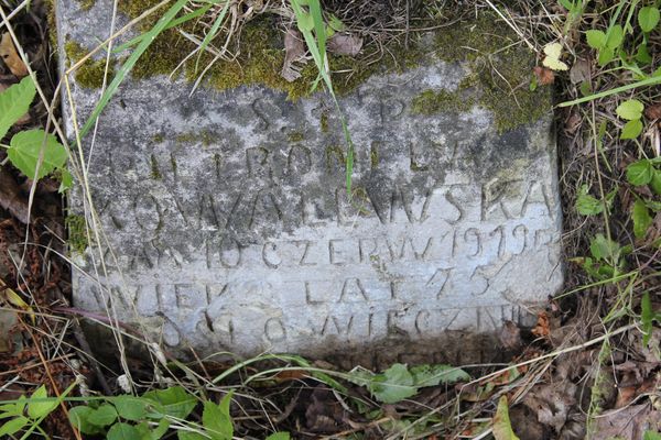 Fragment of Petronela Kovalevska's tombstone, Na Rossie cemetery in Vilnius, as of 2014.