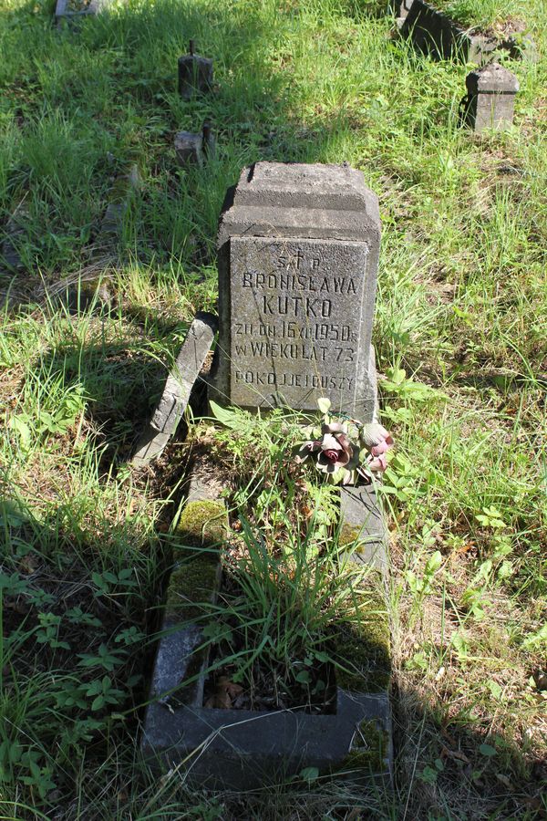 Tombstone of Bronislawa Kutko, Na Rossie cemetery in Vilnius, as of 2014.