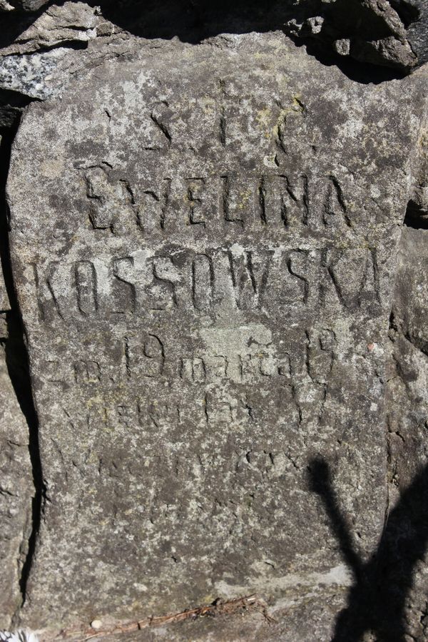 Fragment of Ewelina Kossowska's gravestone, Na Rossie cemetery in Vilnius, as of 2013.