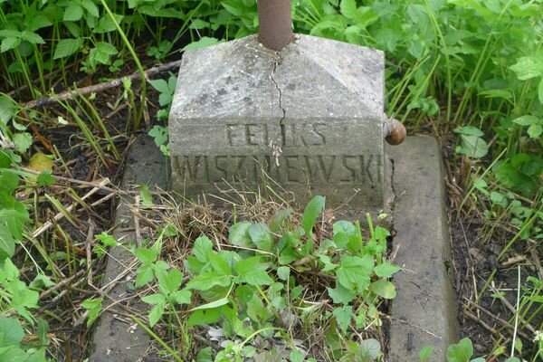 Fragment of the tombstone of Felix Vishnevsky, Na Rossie cemetery in Vilnius, as of 2013.