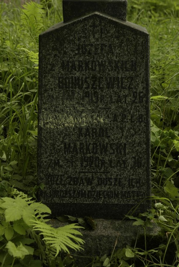 Inscription on the gravestone of Jozefa Bohuszewicz and Karol Markowski, Na Rossie cemetery in Vilnius, as of 2013