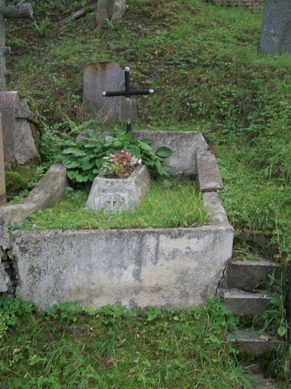 Grobowiec Józefa i Józefy Kudinowiczów, cmentarz na Rossie w Wilnie, stan na 2013 r.