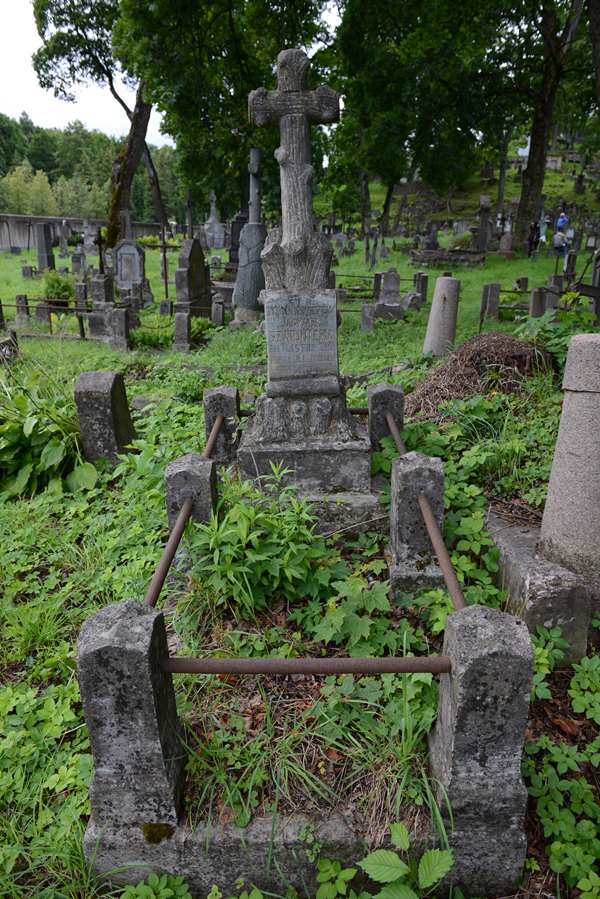 Jadwiga Szwojnicka's gravestone from the Ross Cemetery in Vilnius, as of 2013.