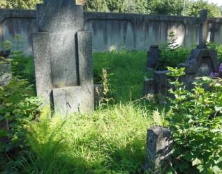 Nagrobek Józefa Serafinowicza z cmentarza na Rossie w Wilnie, stan z 2013 roku.