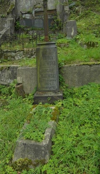 Tombstone of the Majewski family, Ross cemetery in Vilnius, as of 2013.