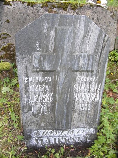 Tombstone of the Majewski family, Ross cemetery in Vilnius, as of 2013.