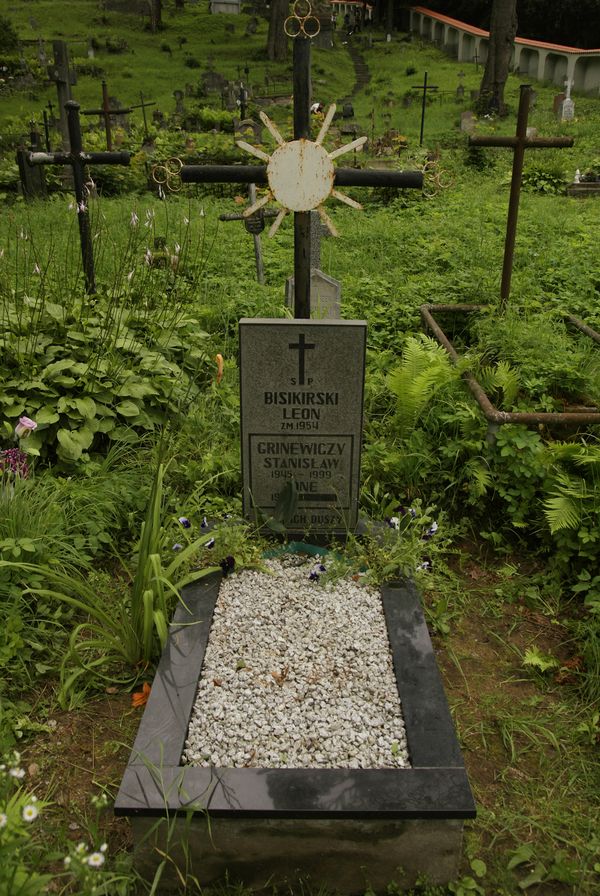 nagrobek rodziny Grinewiczów i Bisikirskich, cmentarz Na Rossie w Wilnie, stan z 2013