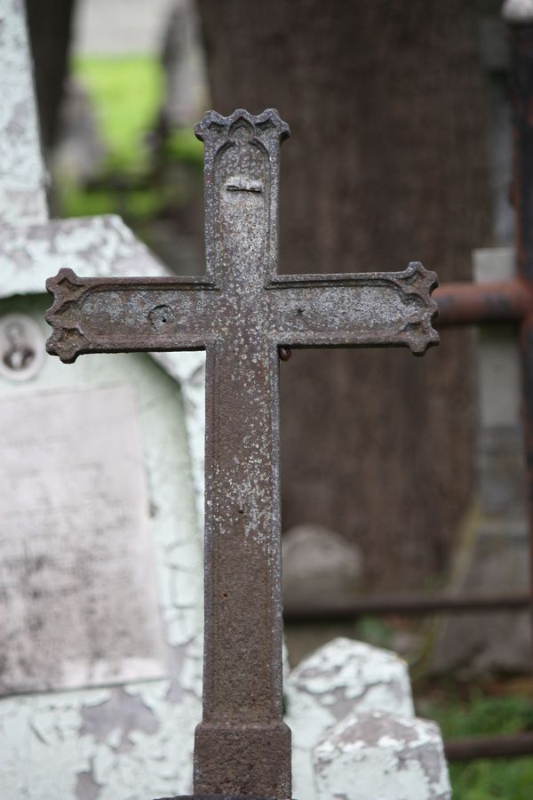 Fragment nagrobka Tekli Misewicz, cmentarz Na Rossie w Wilnie, stan z 2014 r.