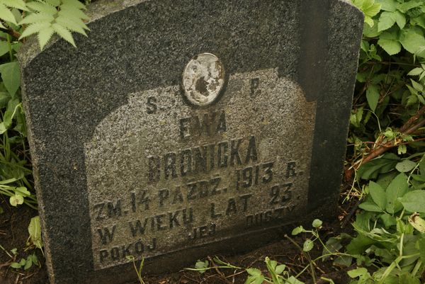 Tombstone of Ewa Bronicka, Na Rossie cemetery in Vilnius, as of 2013