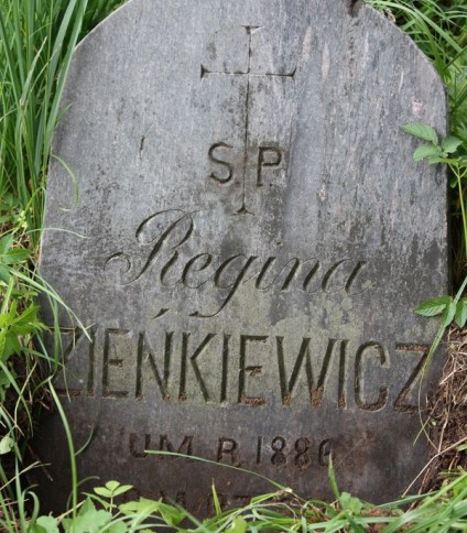 Nagrobek Reginy Zieńkiewicz, cmentarz Na Rossie w Wilnie, stan z 2014 r.