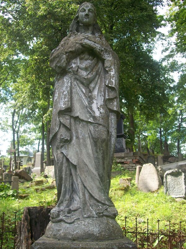Fragment of a tombstone of Ewa and Joachim Roszkowski, Na Rossie cemetery in Vilnius, state 2013