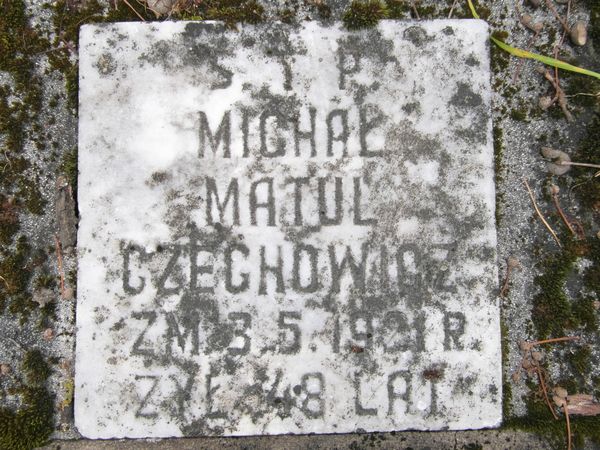 Inscription on the gravestone of Michał Matula-Czechowicz, Na Rossie cemetery in Vilnius, as of 2013