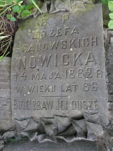 Inskrypcja nagrobka Józefy Nowickiej, cmentarz Na Rossie w Wilnie, stan z 2012