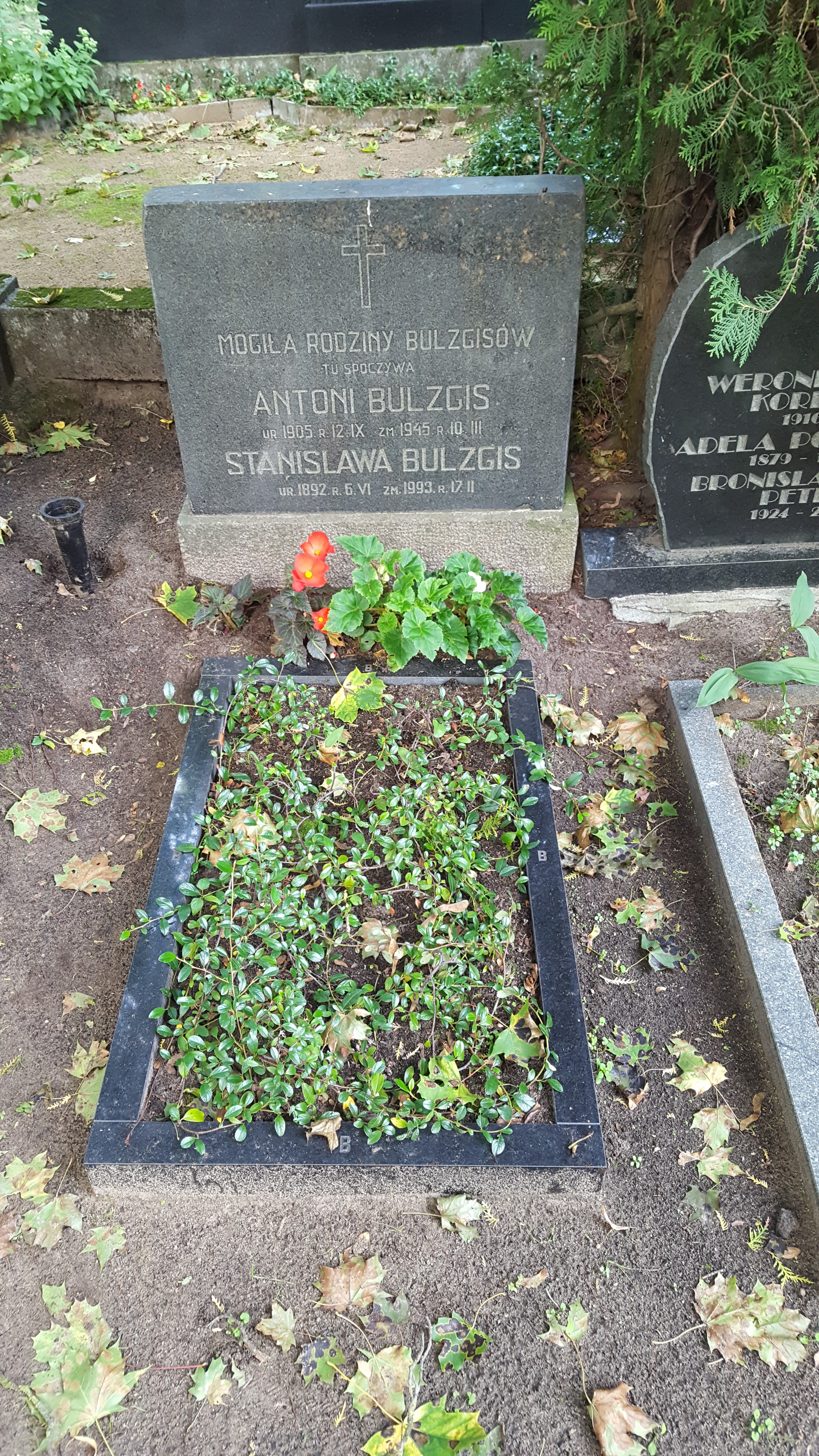 Tombstone of Antoni Bulzgis and Stanislava Bulzgis, St Michael's cemetery in Riga, as of 2021.