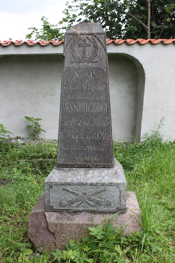 Tombstone of Katarzyna Nossowicz, Na Rossie cemetery in Vilnius, as of 2013