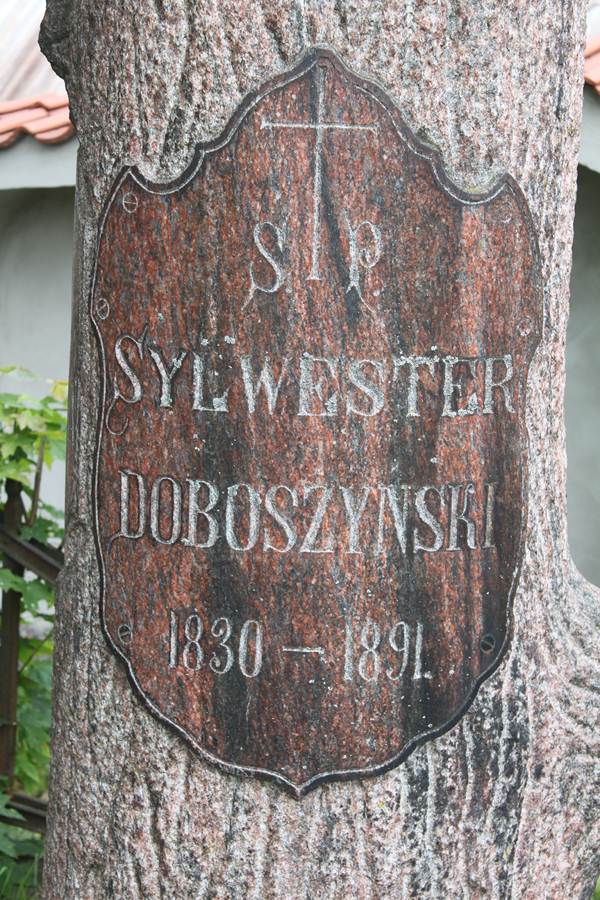 Inscription on the gravestone of Antonina and Sylvester Doboszynski, Na Rossie cemetery in Vilnius, as of 2013