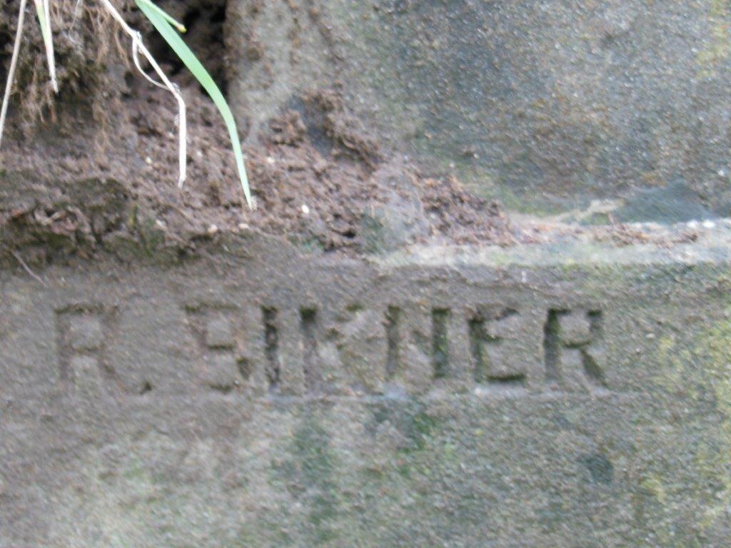 Fragment nagrobka Stanisława Szredersa z cmentarza na Rossie w Wilnie, stan z 2013 r.