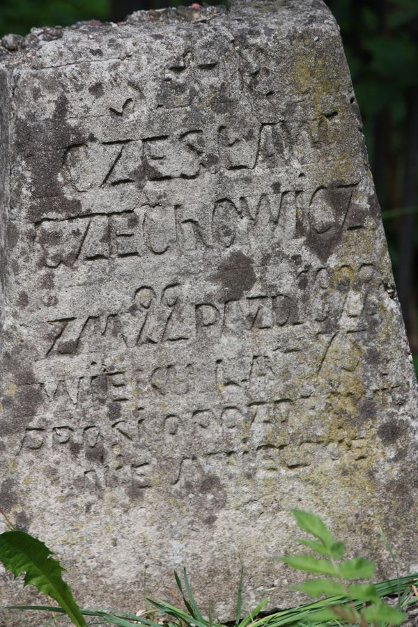 Fragment of the tombstone of Czeslaw Czechowicz, Na Rossie cemetery in Vilnius, as of 2014.
