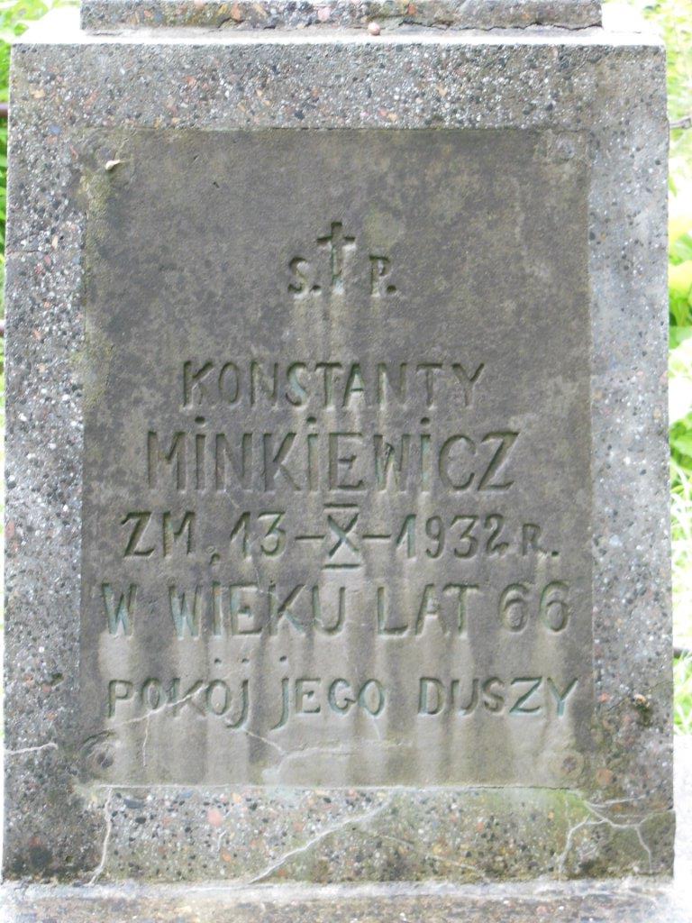Fragment nagrobka Konstantego Minkiewicza z cmentarza na Rossie w Wilnie, stan z 2013 r.