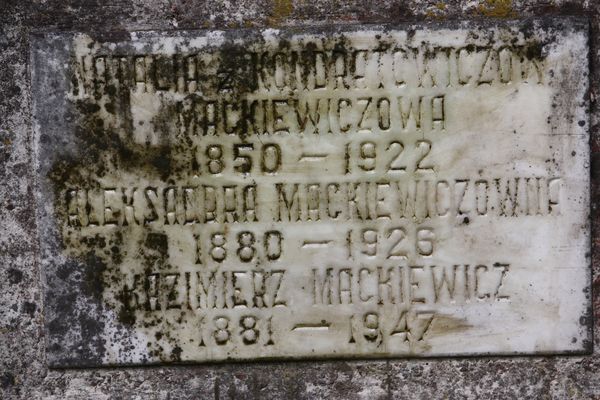 Fragment of the tombstone of the Mackiewicz family, Na Rossie cemetery in Vilnius, as of 2014.