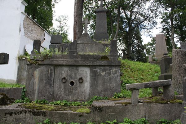 Grobowiec rodziny de Bondy, cmentarz na Rossie w Wilnie, stan z 2013 r.