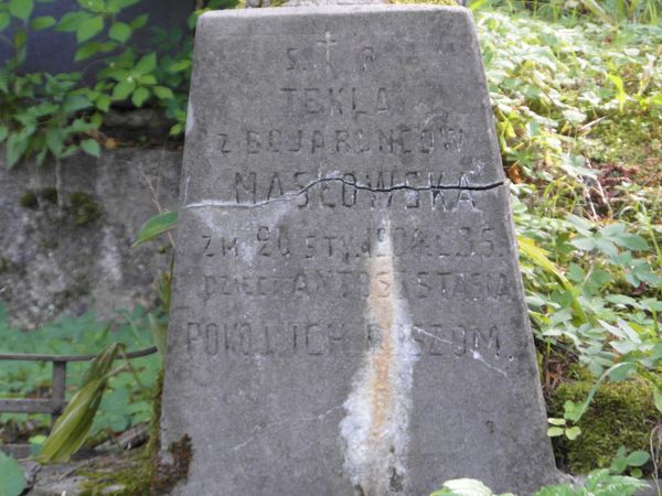 Nagrobek rodziny Masłowskich, cmentarz na Rossie w Wilnie, stan na 2013 r.