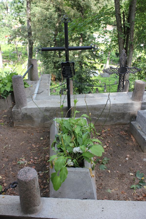 Tombstone of Stanislaw, Anna and Vytautas Kubilus, Rossa cemetery in Vilnius, as of 2013