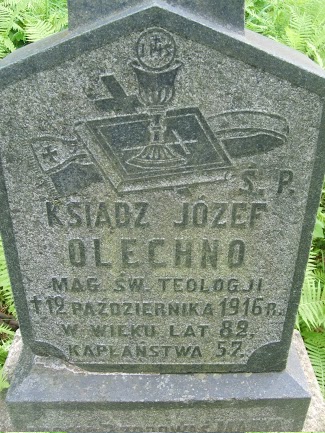 Tombstone of Rev. Jozef Olechno, Ross cemetery in Vilnius, as of 2013.