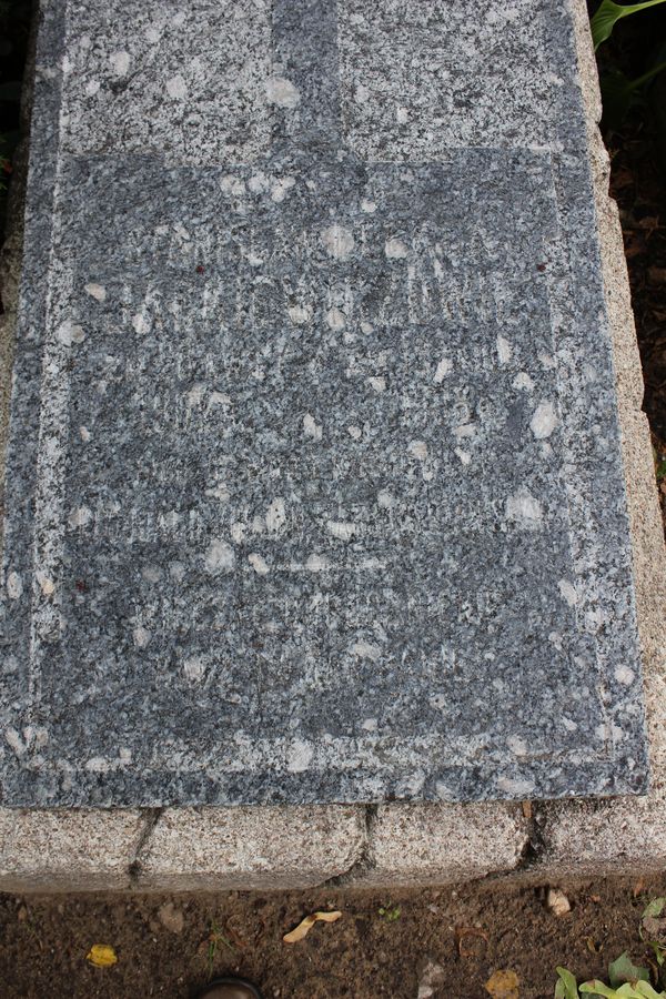 Inscription on the gravestone of the Jackiewicz family, Rossa cemetery in Vilnius, as of 2013