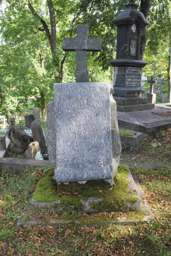 Nagrobek Feliksa i Walerii Stypułkowskich, cmentarz na Rossie w Wilnie, stan z 2013