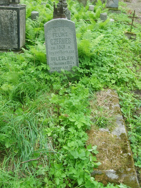 Tombstone of Boleslaw and Felix Czerkies from the Ross cemetery in Vilnius, as of 2013.