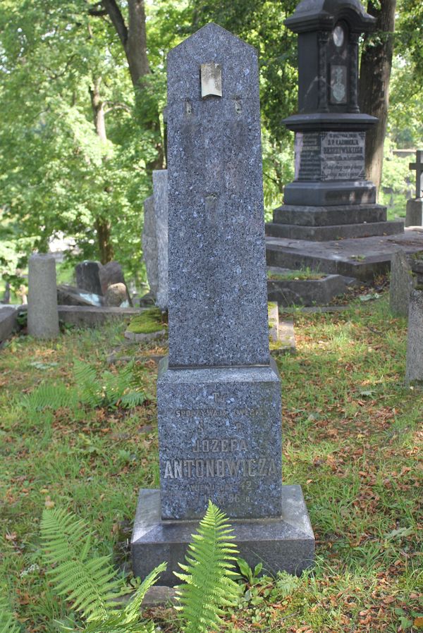 Tombstone of Jozef Antonovich, Rossa cemetery in Vilnius, as of 2013