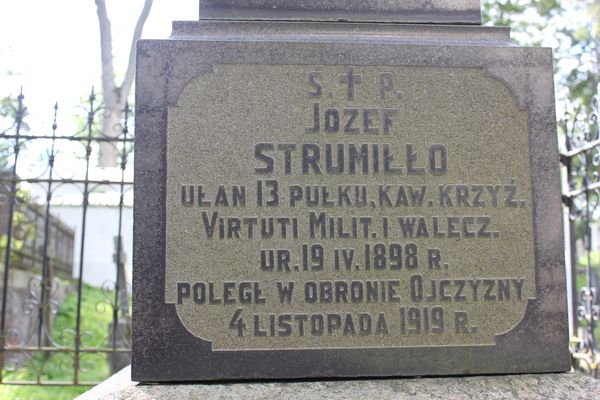 Inscription on the tomb of the Strumillo family, Ross Cemetery in Vilnius, as of 2013