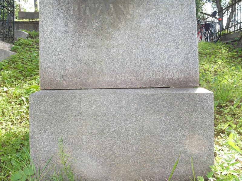 Inscription on the gravestone of Otto Lyubichankovsky, Ross Cemetery in Vilnius, as of 2015